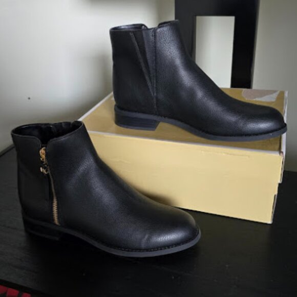 NIB Michael Kors Britt Faux Leather 1" Heel Round Toe Side Zip Ankle Bootie - Picture 5 of 14